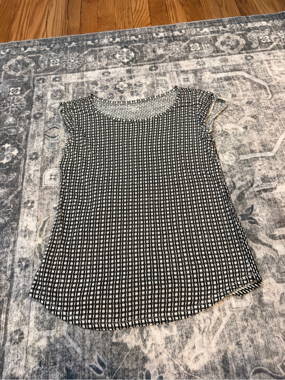 LOFT 100% linen Black & White Grid Print Short Sleeve Top